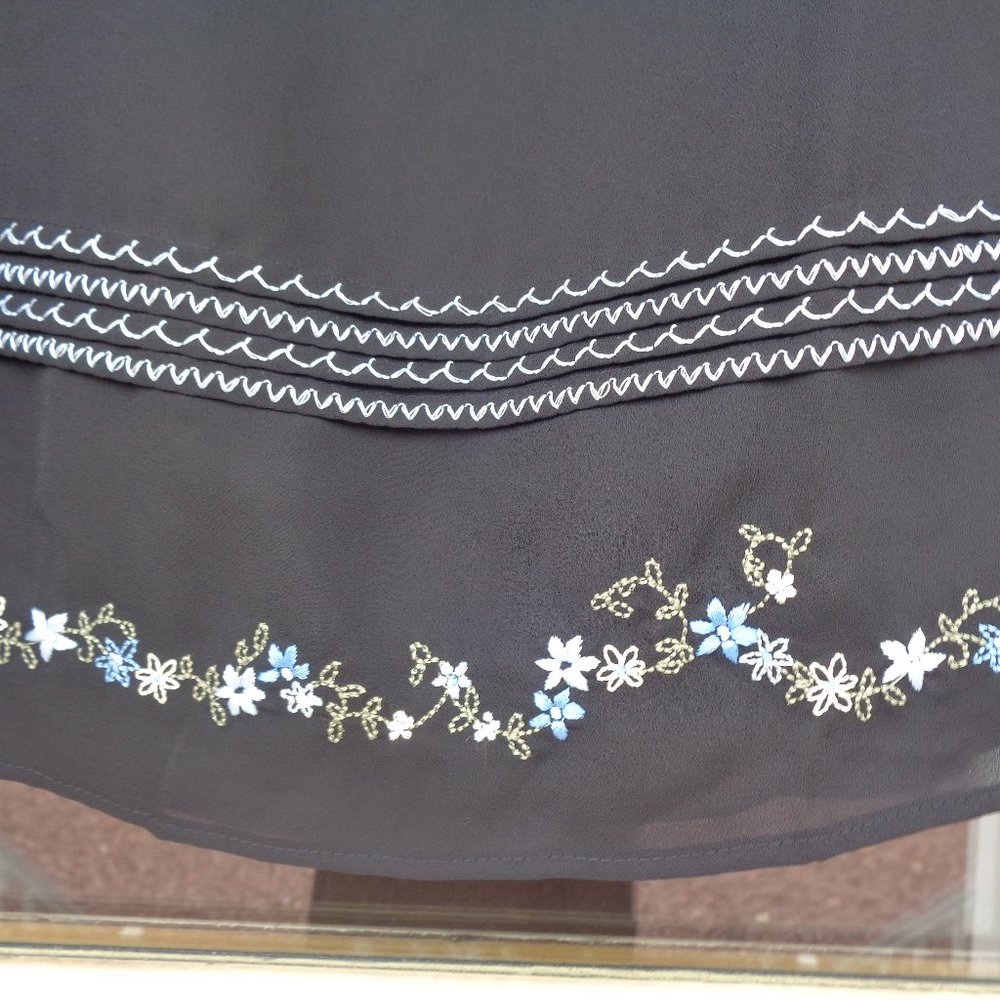 vintage Y2K pastel floral embroidered detail black skirt size 4P petite - Picture 6 of 14